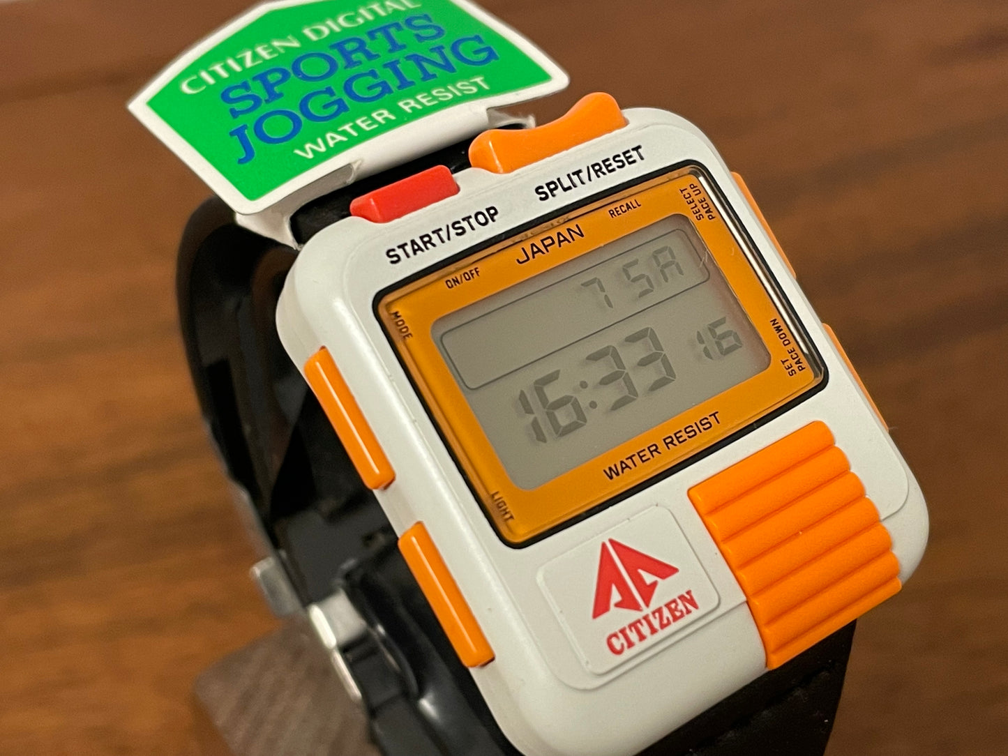 (1986) Citizen Promaster Sports Jogging digital “Bullhead” D050 - white/orange (NOS)