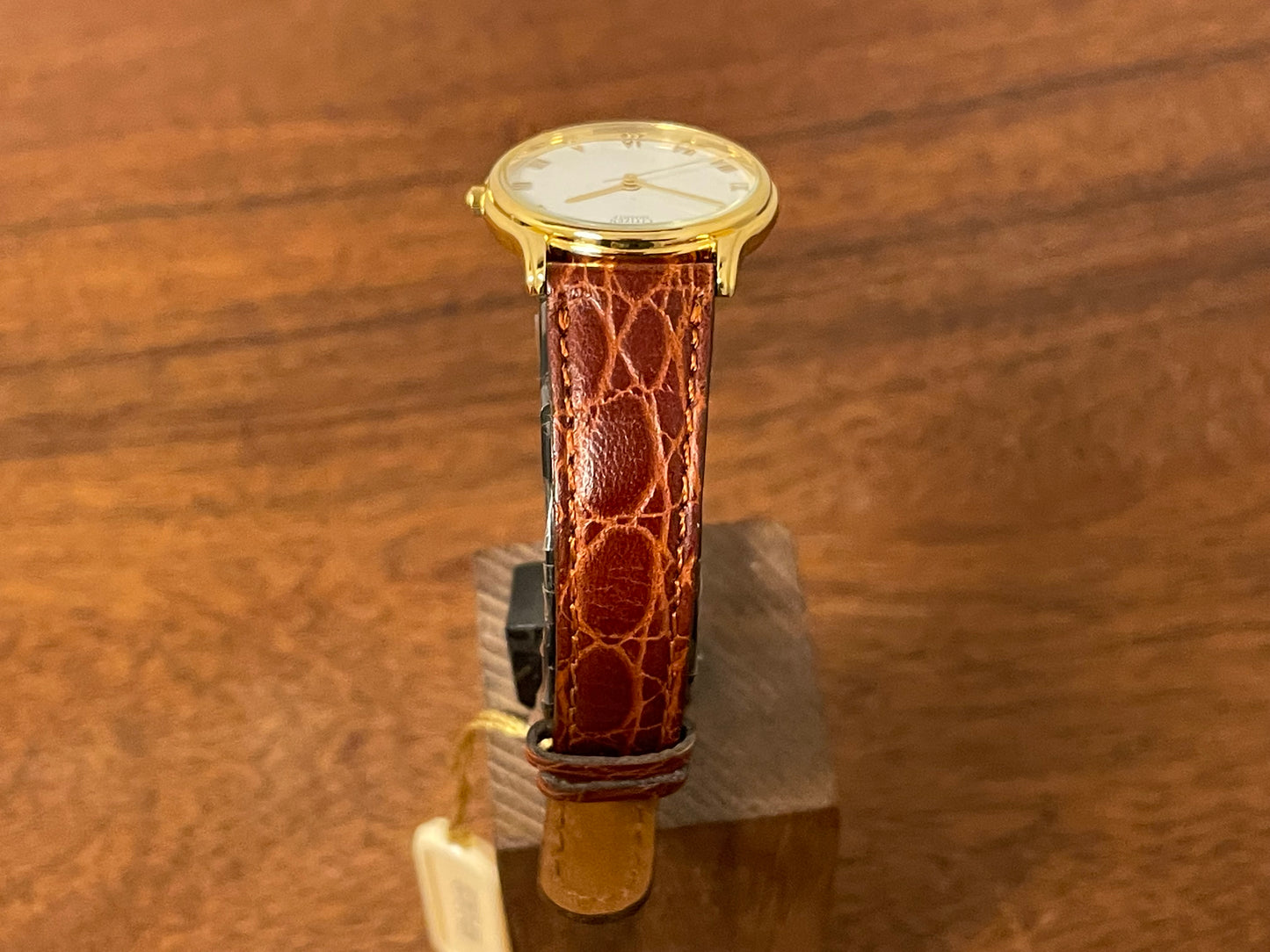 (1981) Citizen 6031-S38419 dress watch - white dial w/ gold Roman numerals - small size (NOS)