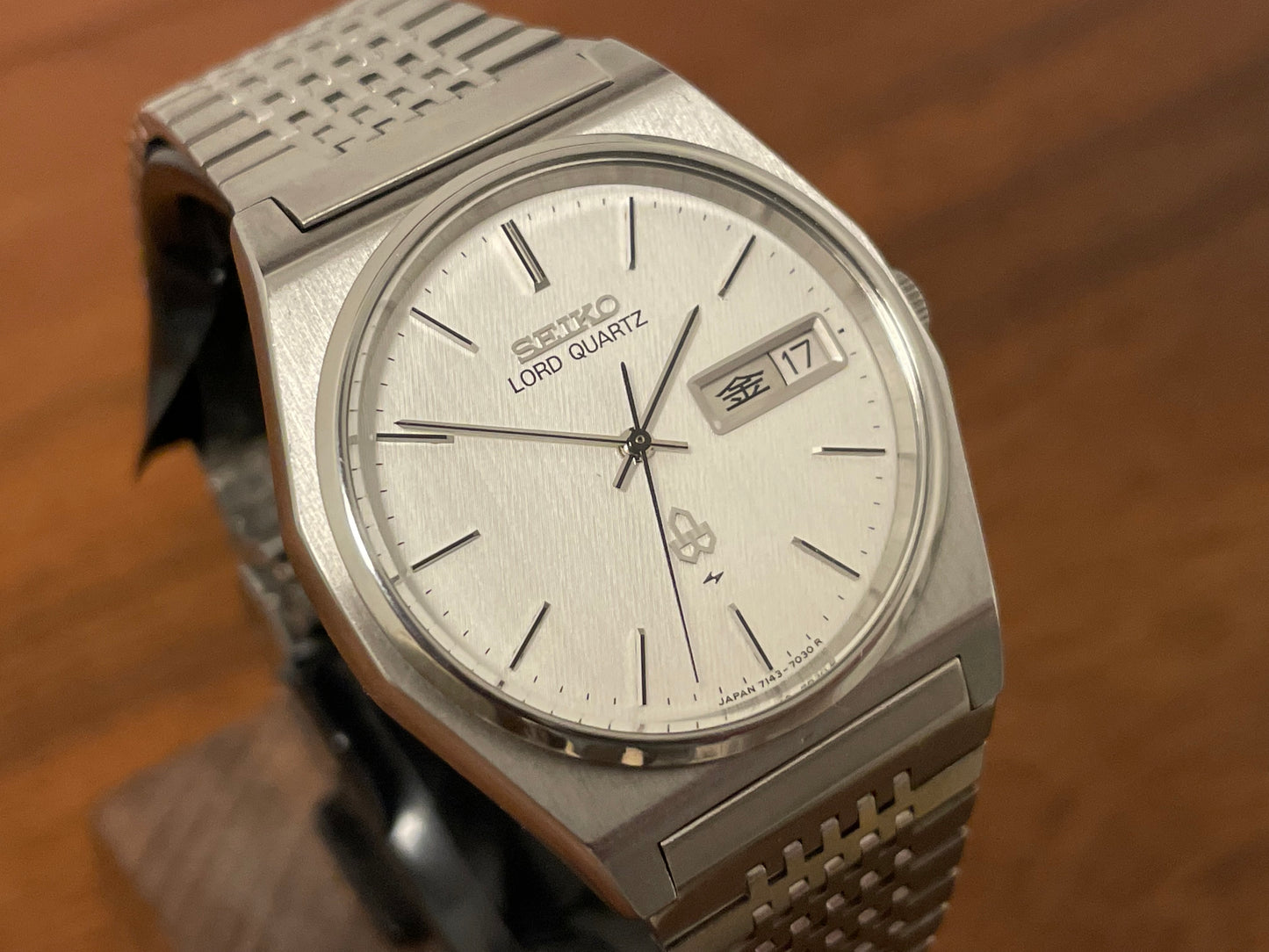 (1979) Seiko 7143-7020 Lord Quartz - silver linnen dial (full service)