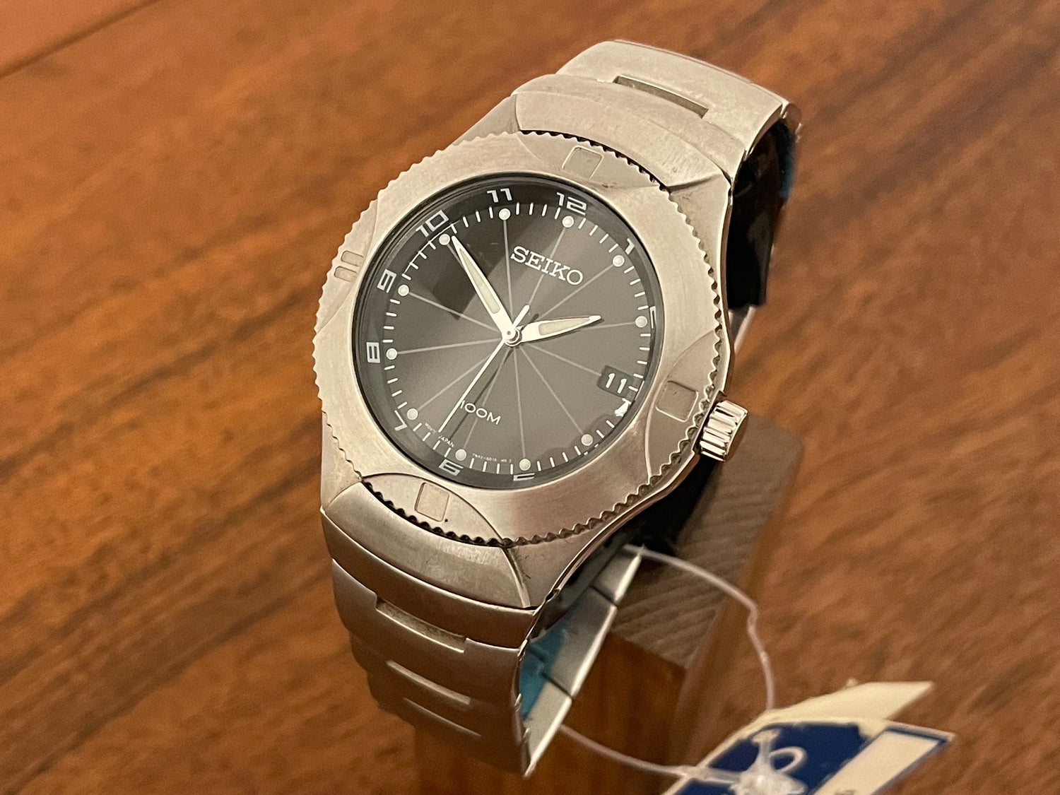 (2001) Seiko 7N42-6C50 diver - black cross line dial front side (NOS)