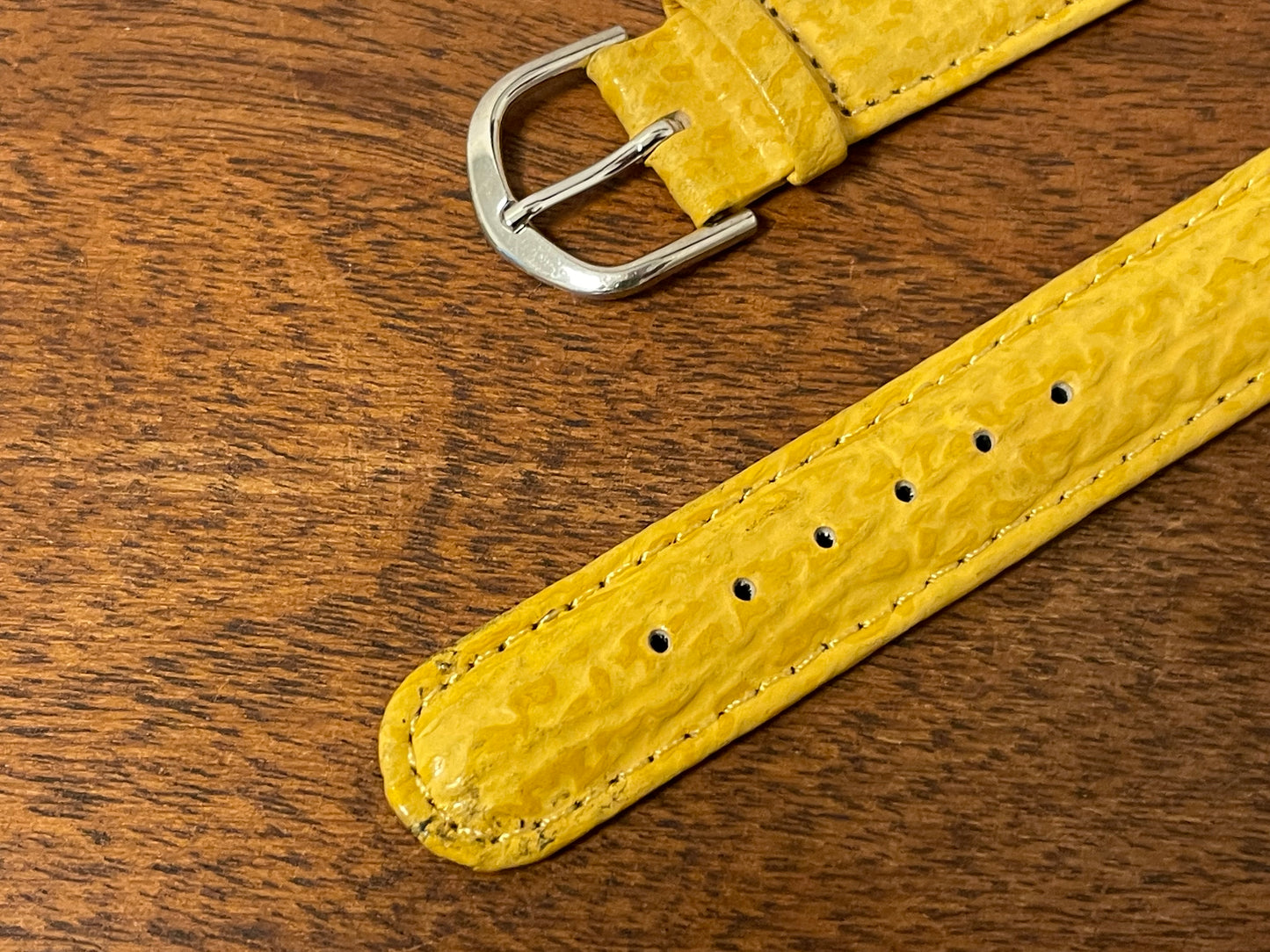 18mm Seiko yellow leather stap w/ silver buckle