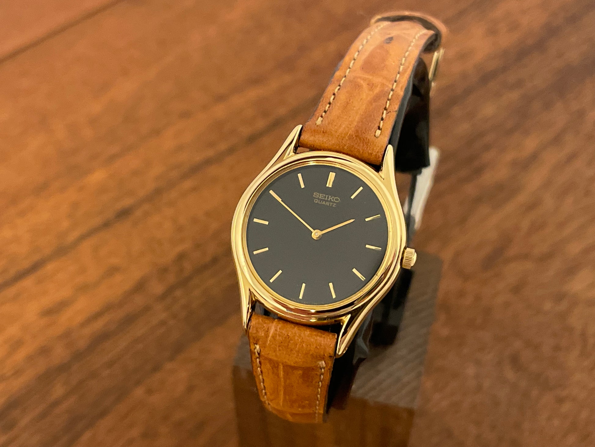 (1993) Seiko 4N00-0591 dress watch - gold bezel w/ black dial
