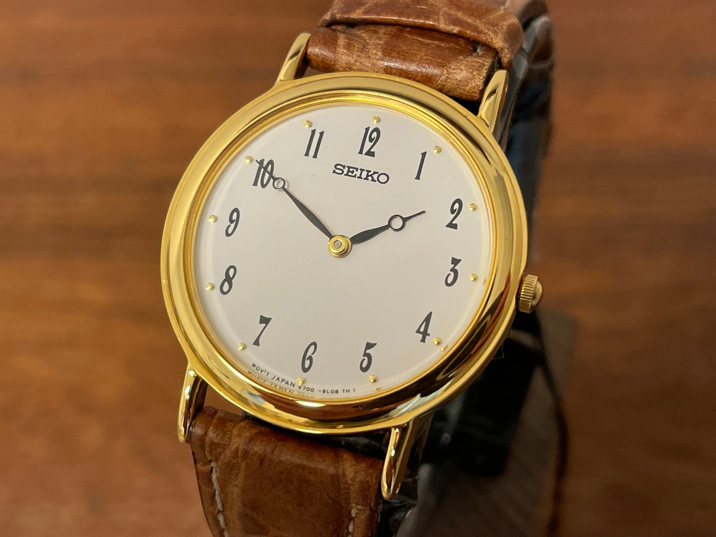 (1995) Seiko V700-6K30 dress watch - white Guilloché dial w/ black Arabic numerals & Breguet hands (NOS)