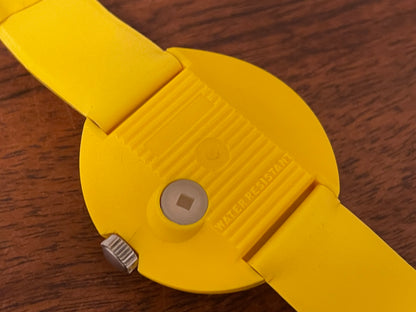 (1970s) Timex 290-071 UFO - yellow plastic case - brown dial w/ silver markers - small size (NOS + full set)
