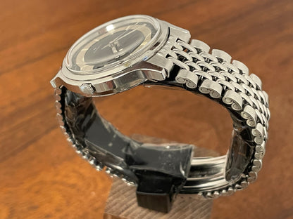 (1975) Seiko 7005-7110 automatic 17 jewels - "bullseye" dial w/ date window