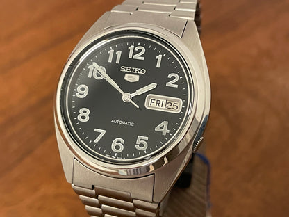 (1996) Seiko 5 automatic 7009-3180 - black dial w/ military style numerals (NOS)