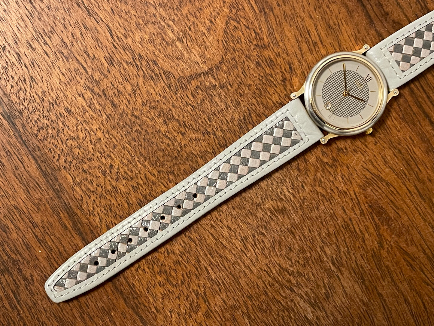 (1986) Citizen 2810-956141 SA dress watch - checkered dial w/ gold markers (NOS)