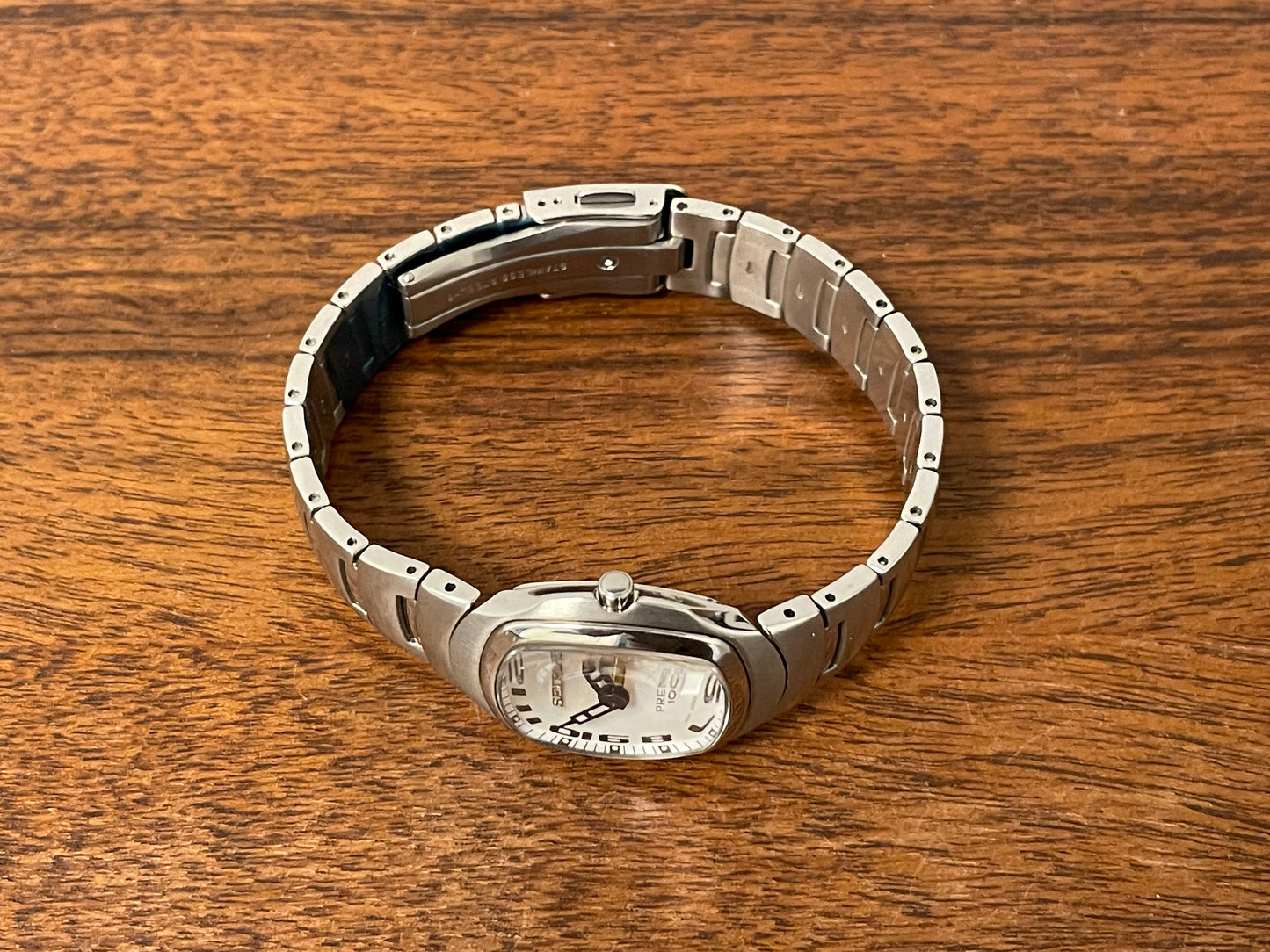 (2001) Seiko 7N89-0AA0 Premier on bracelet- white dial w/ Arabic numerals - small size (NOS)