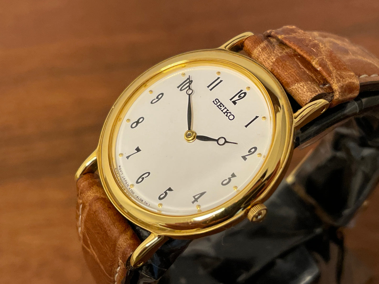 (1995) Seiko V700-6K30 dress watch - white Guilloché dial w/ black Arabic numerals & Breguet hands (NOS)