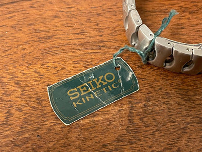 (1999) Seiko 5M42-0E39 Kinetic Arctura - full stainless steel bracelet - grey dial w/ white numerals & markers (NOS)