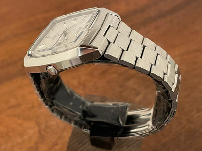 (1976) Seiko 0903-5039 SQ Quartz 4004 "TV dial" - silver waffle dial w/ silver stick markers