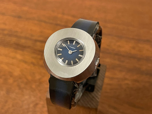 Front side (1970s) Timex 512 501 - blue fumé dial w/ silver markers - small size (NOS + full set)