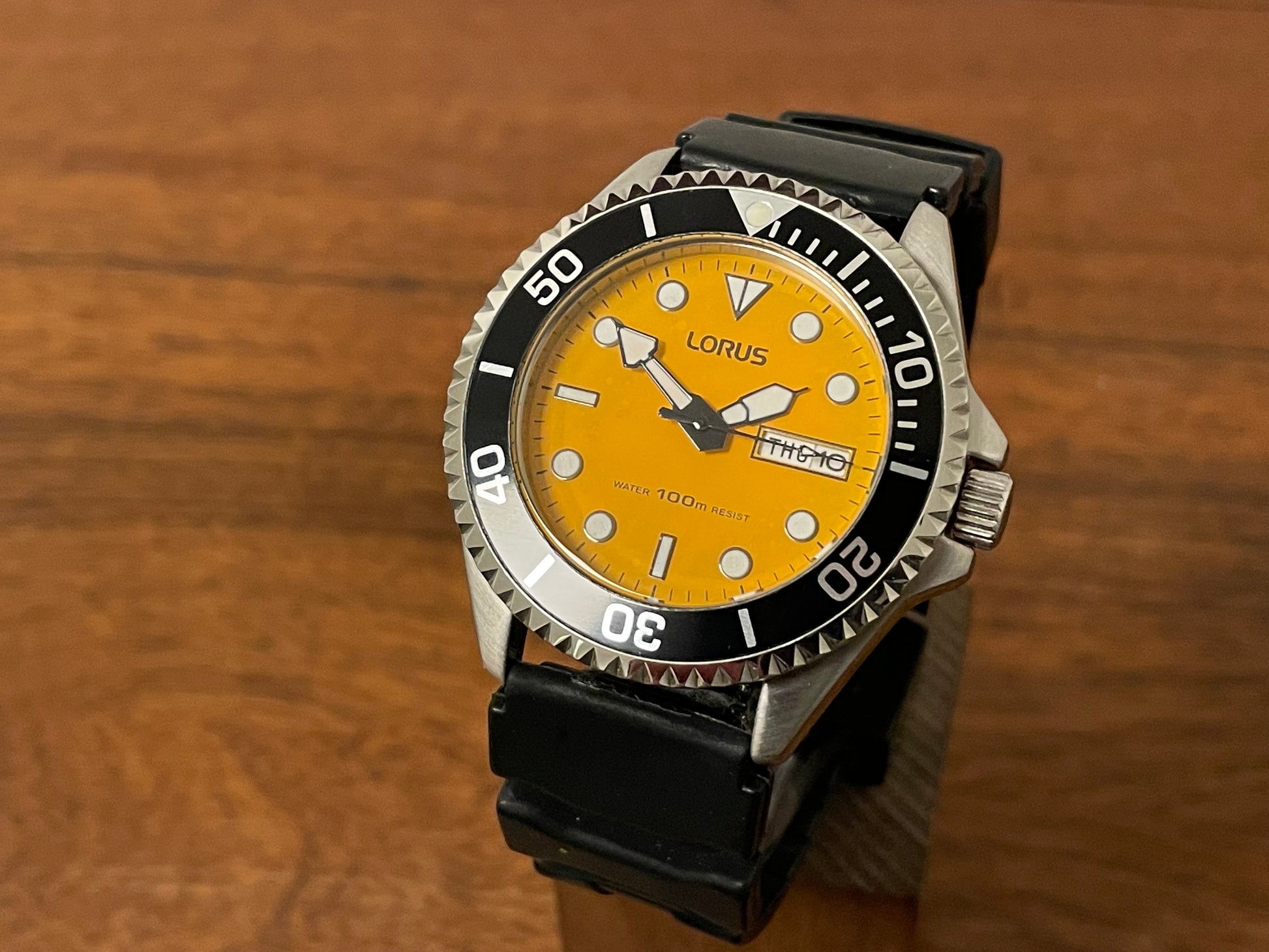 Front side (1990s) Lorus (by Seiko) VX43-X041 diver - orange dial w/ white markers