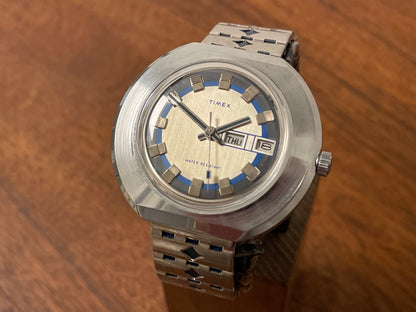 Front side (1970s) Timex 278-515 UFO - silver case - silver brushed dial w/ silver markers - (NOS + full set)