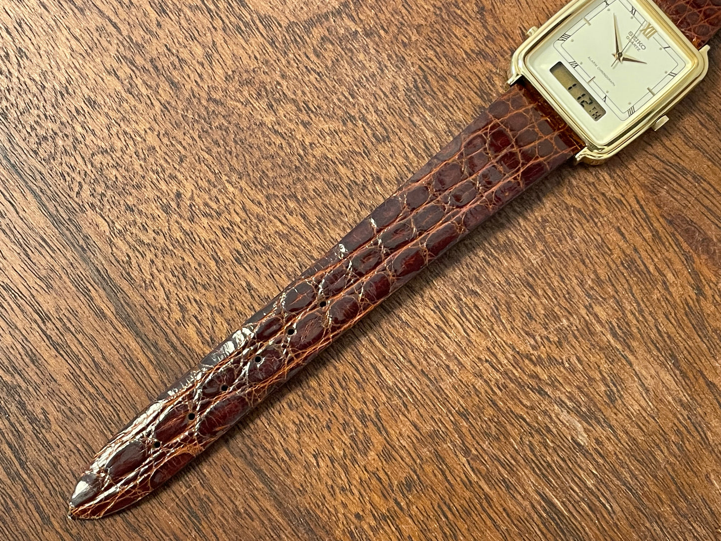 (1985) Seiko H601-5010 Alarm Chronograph - cream dial w/ gold Roman numerals (mint)