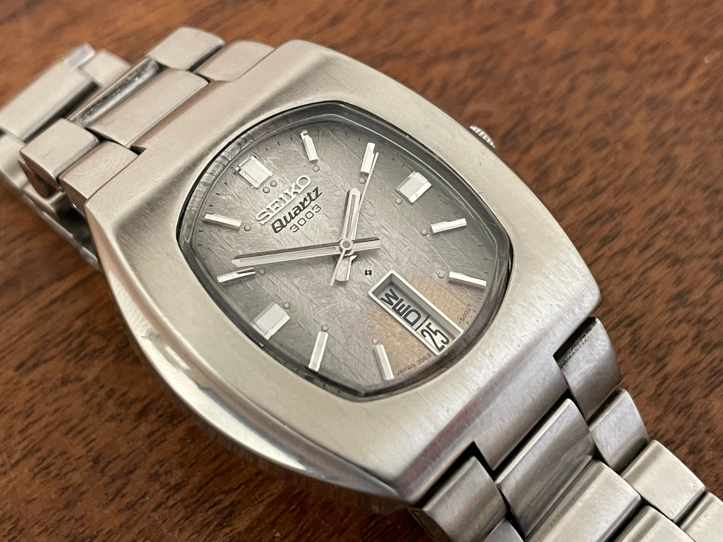 (1984) Seiko 3863-5009 Quartz 3003 "silver textured dial" (full service)