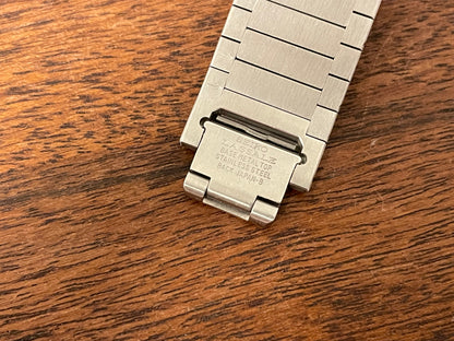 (1983) Seiko 6730-565H Lassale ultra thin - stainless steel bracelet - brushed gold dial w/ black stick markers (NOS)