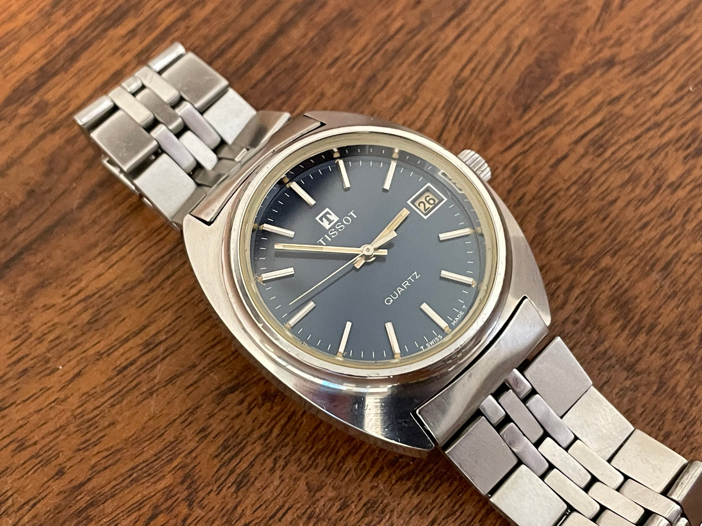 (1970s) Tissot quartz cal. 2030 with blue vertical sunburst dial (full service)