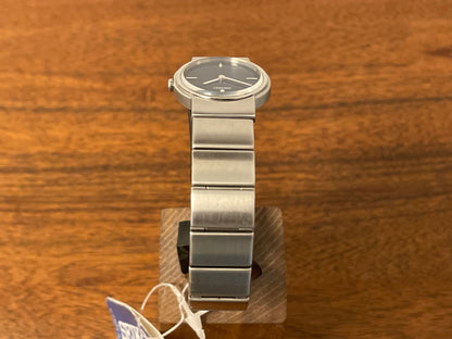 (2000) Seiko V700-6L20 - blue dial with silver markers - small size (NOS)