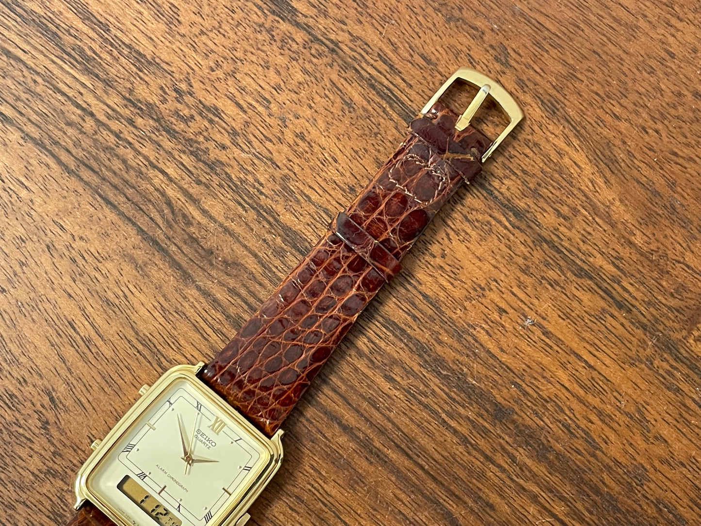 (1985) Seiko H601-5010 Alarm Chronograph - cream dial w/ gold Roman numerals (mint)