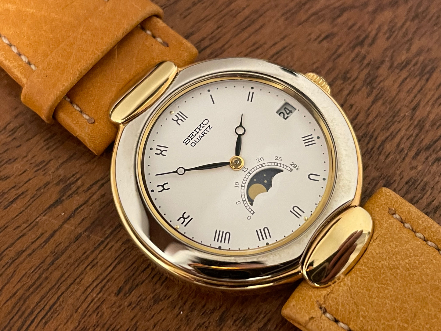 (1997) Seiko 6F29-6000 dress watch - White dial w/ moonphase complication (NOS)