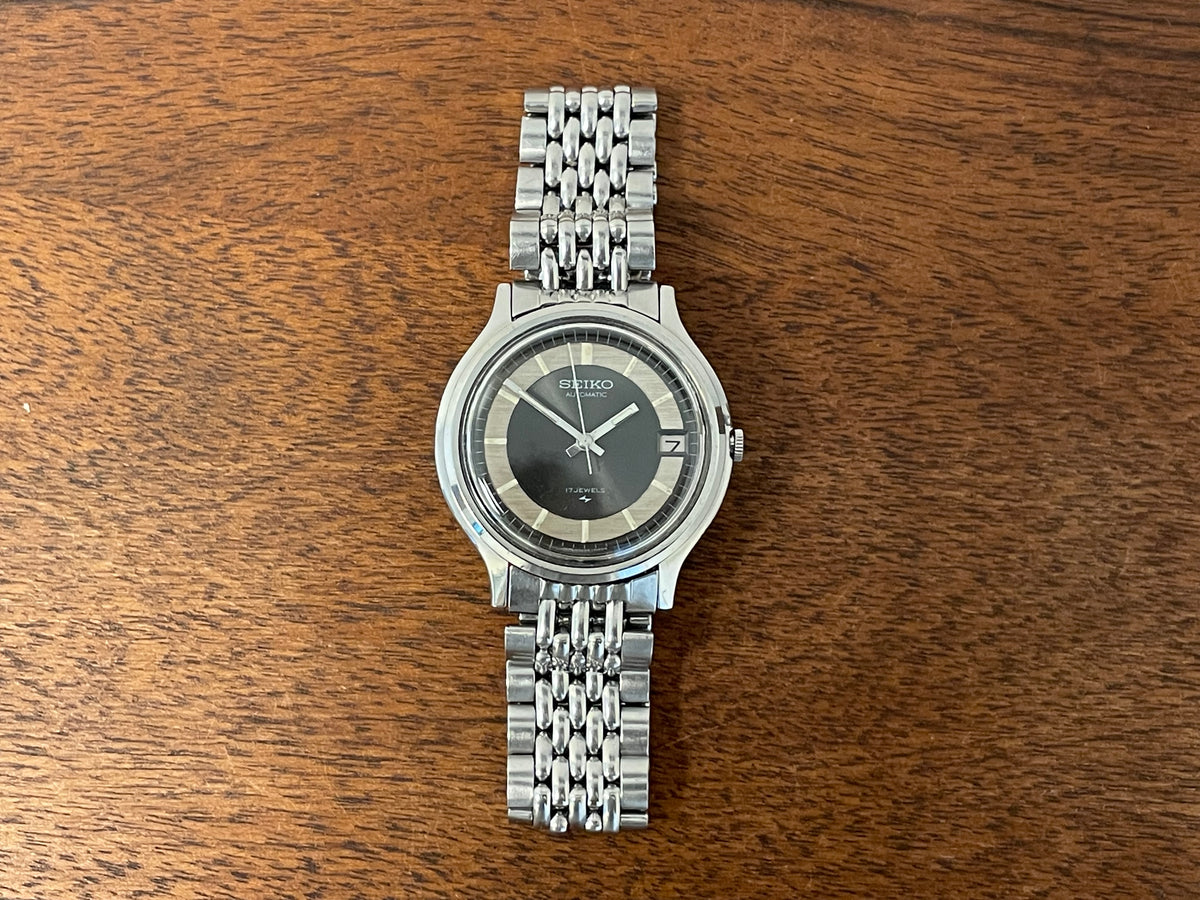 (1975) Seiko 7005-7110 automatic 17 jewels - "bullseye" dial w/ date window