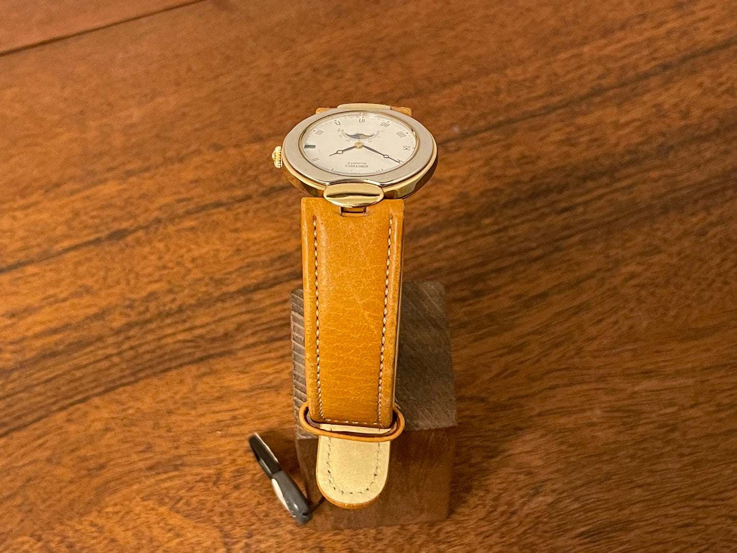 (1997) Seiko 6F29-6000 dress watch - White dial w/ moonphase complication (NOS)