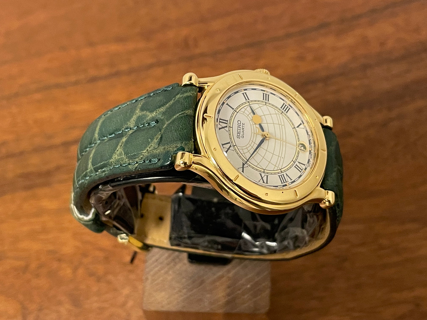 (1999) Seiko 5Y22-6050 Age of Discovery (AOD) dress watch - white dial w/ black Roman numerals (NOS)