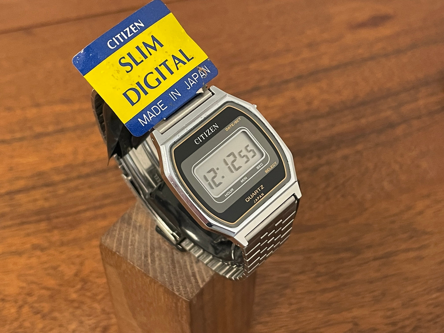 (1985) Citizen P040-311043 KA "Slim Digital" -  LCD display (NOS)