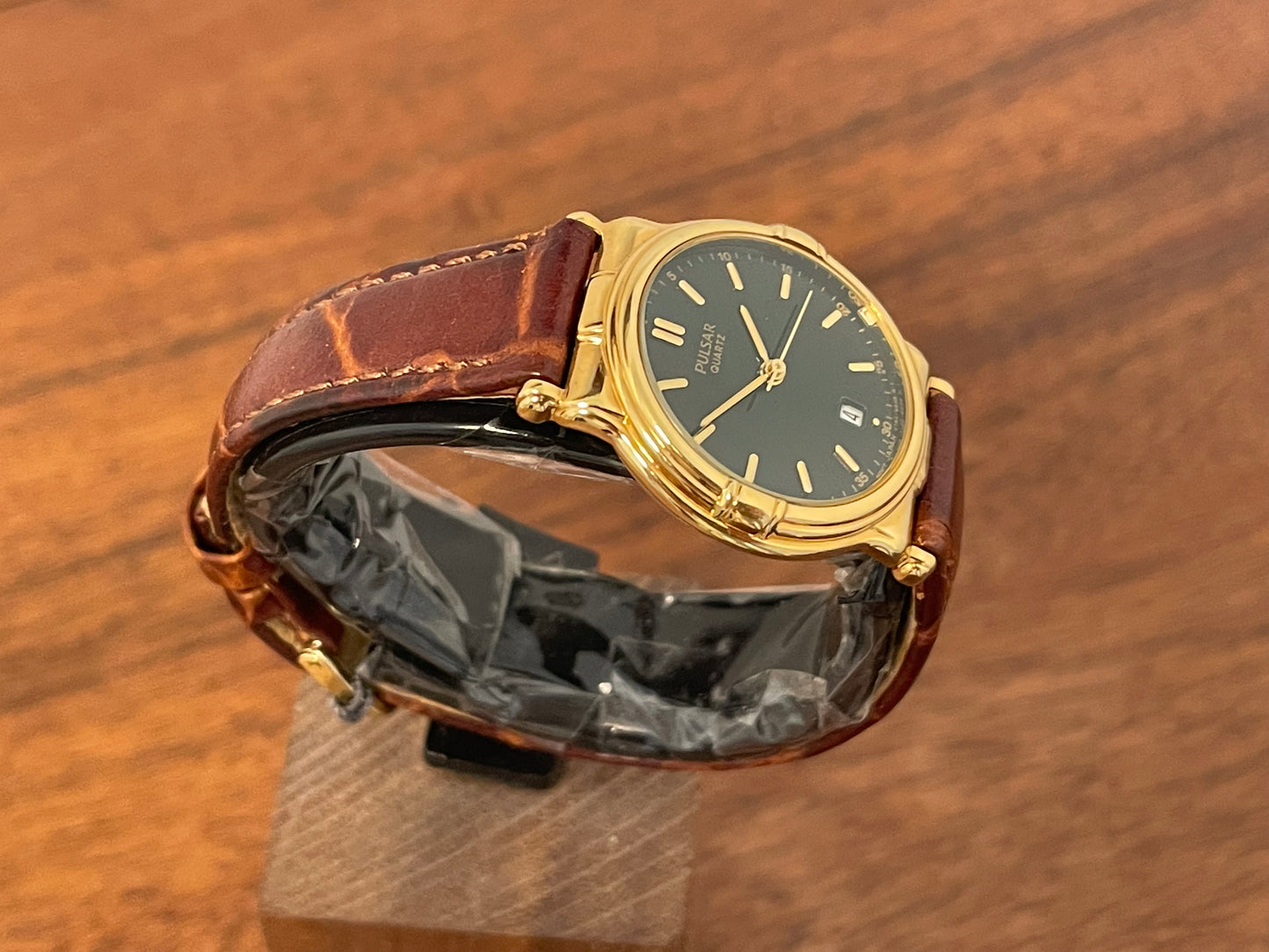 (2002) Pulsar V782-6A80 dress watch  - British green dial w/ gold markers - small size (NOS)