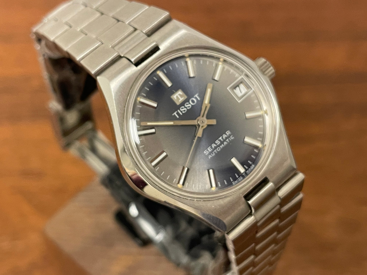 (1970s) Tissot Seastar automatic - blue/silver sunburst dial w/ silver stick markers - small size (NOS)