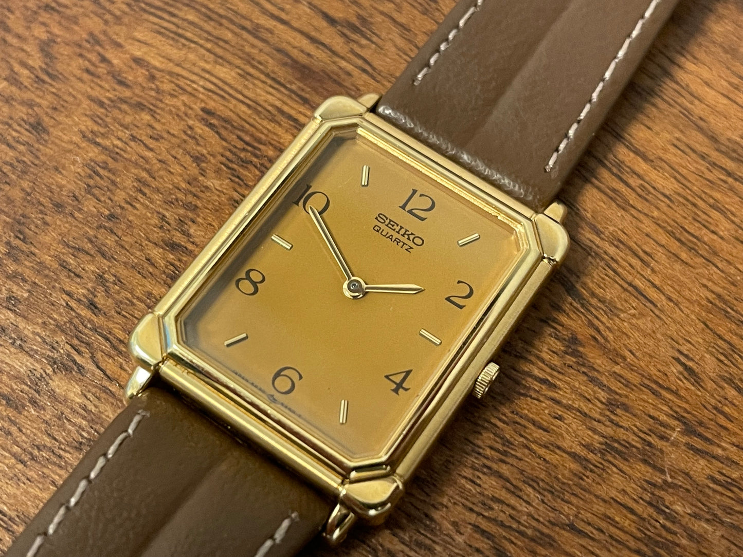 (1996) Seiko 5P30-5140 Quartz "Tank" dress watch - caramel dial w/ gold numerals/markers (NOS)