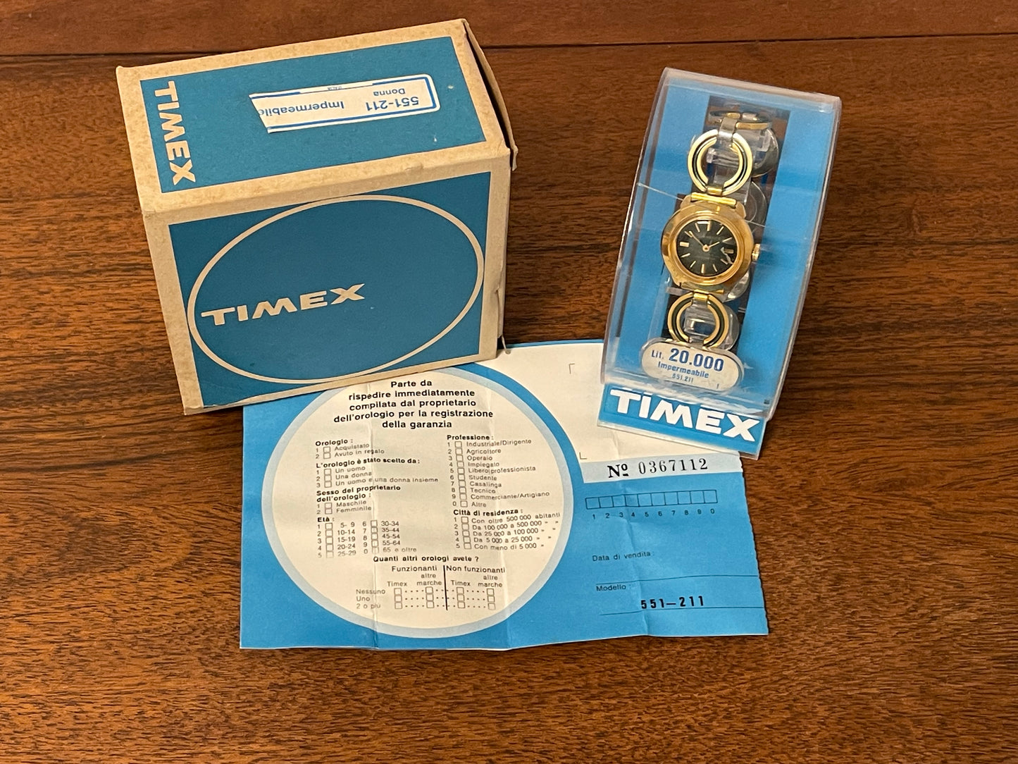 (1970s) Timex 551-211 dress watch - gold case - green dial w/ gold markers - small size (NOS + full set)