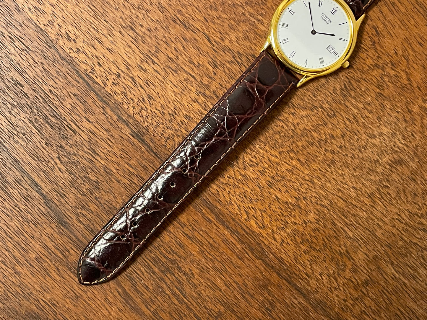 (1995) Citizen QF0838-05A Ore Felici dress watch - white dial w/ black Roman numerals (NOS)