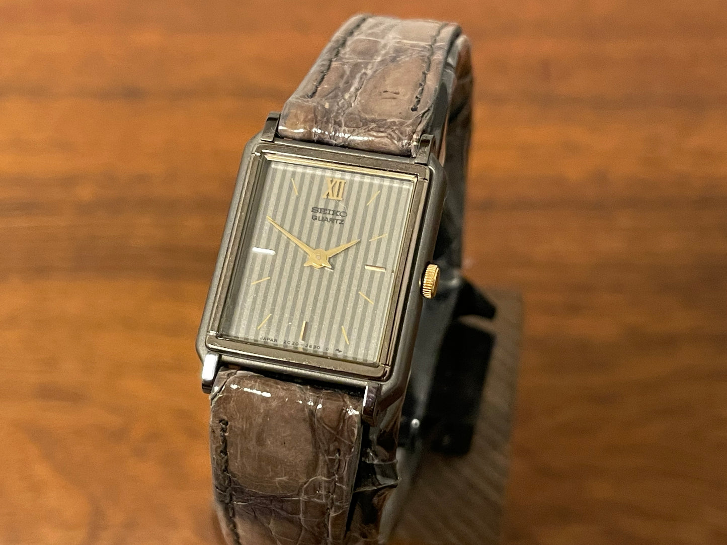 (1985) 2C20-6230 "Tank" - grey case - silver striped "pyjama" dial w/ gold stick markers - small size (NOS)
