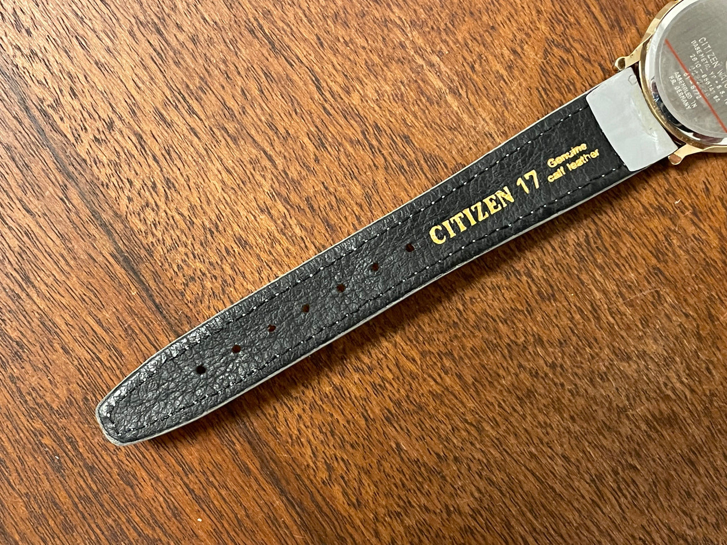 (1986) Citizen 2810-956141 SA dress watch - checkered dial w/ gold markers (NOS)