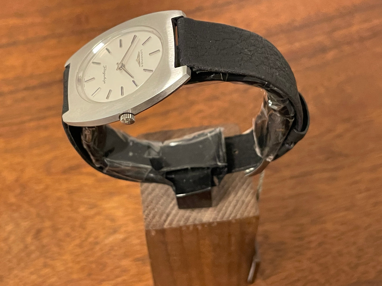 (1970s) Longines Flagship ref. 4036 cal. 428 - tonneau case - silver dial w/ silver stick markers (NOS)