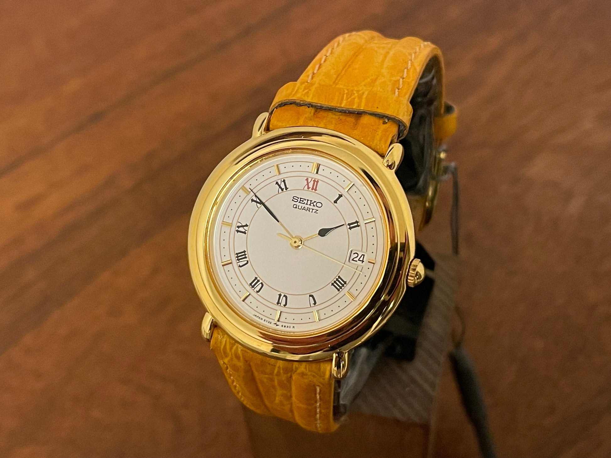 Front side (1991) Seiko 5Y32-6A20 dress watch - white dial w/ Roman numerals & Spade hands (NOS)