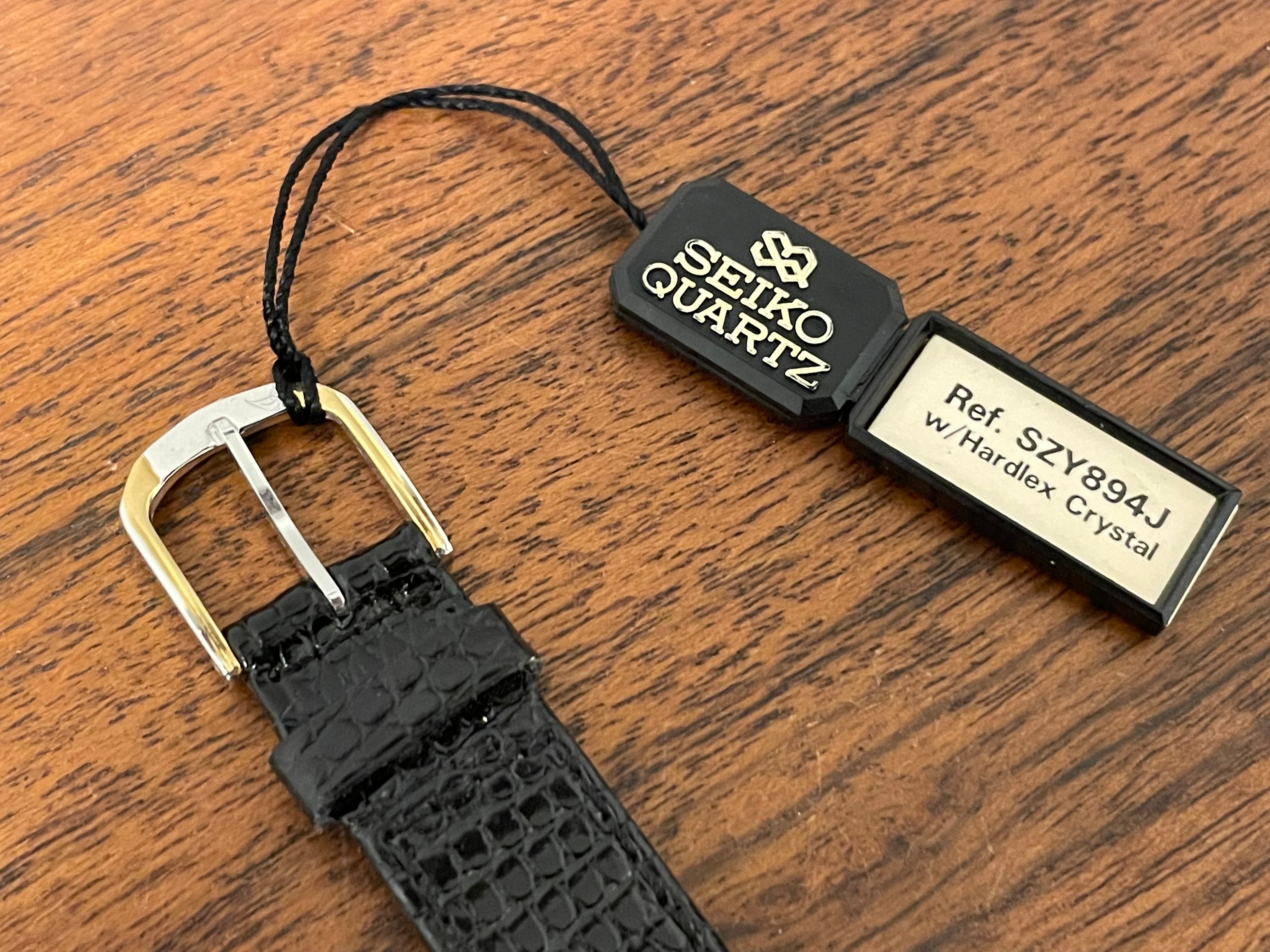 saeko ページ 1985) Seiko 1E20-0160 dual time dress watch - round case - white