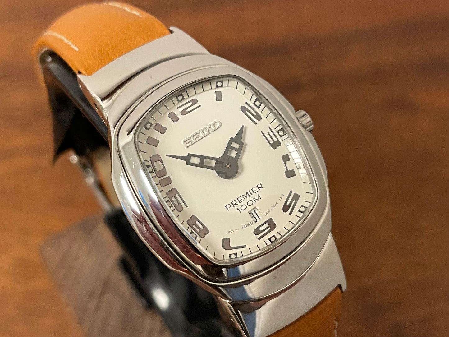 (2001) Seiko 7N89-0AA0 Premier on leather strap - white dial w/ Arabic numerals - small size (NOS)