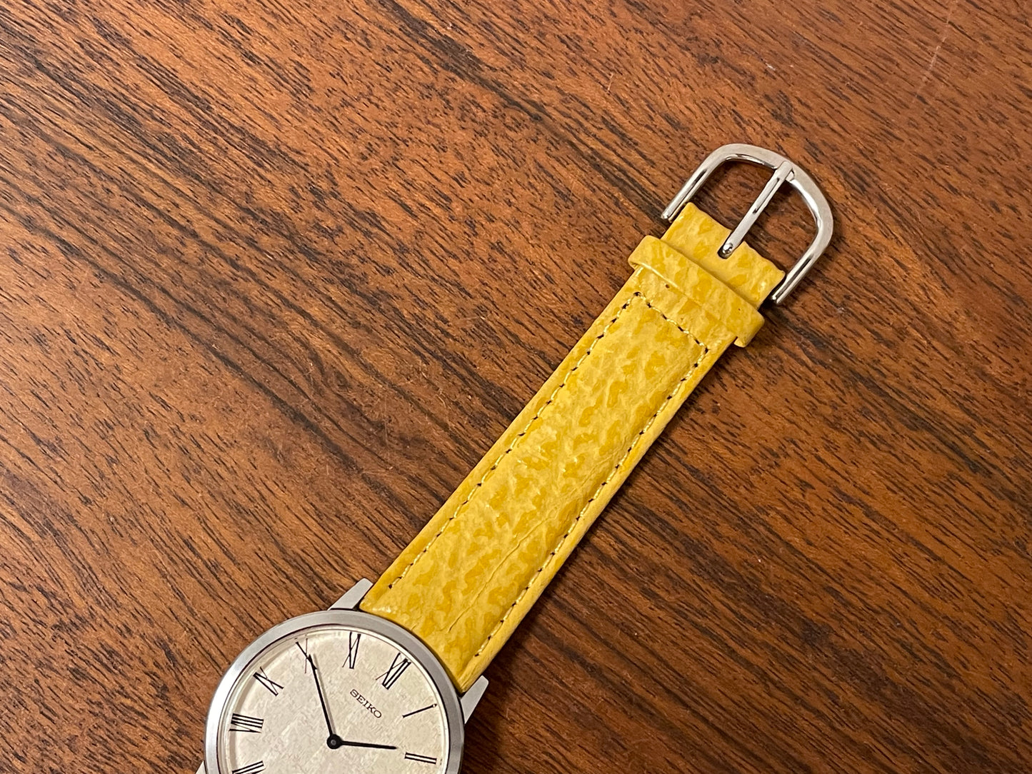 (1976) Seiko 2220-0180 Chariot dress watch - silver textured waffle dial w/ Roman numerals