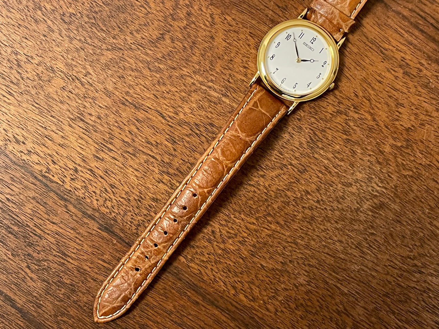 (1995) Seiko V700-6K30 dress watch - white Guilloché dial w/ black Arabic numerals & Breguet hands (NOS)