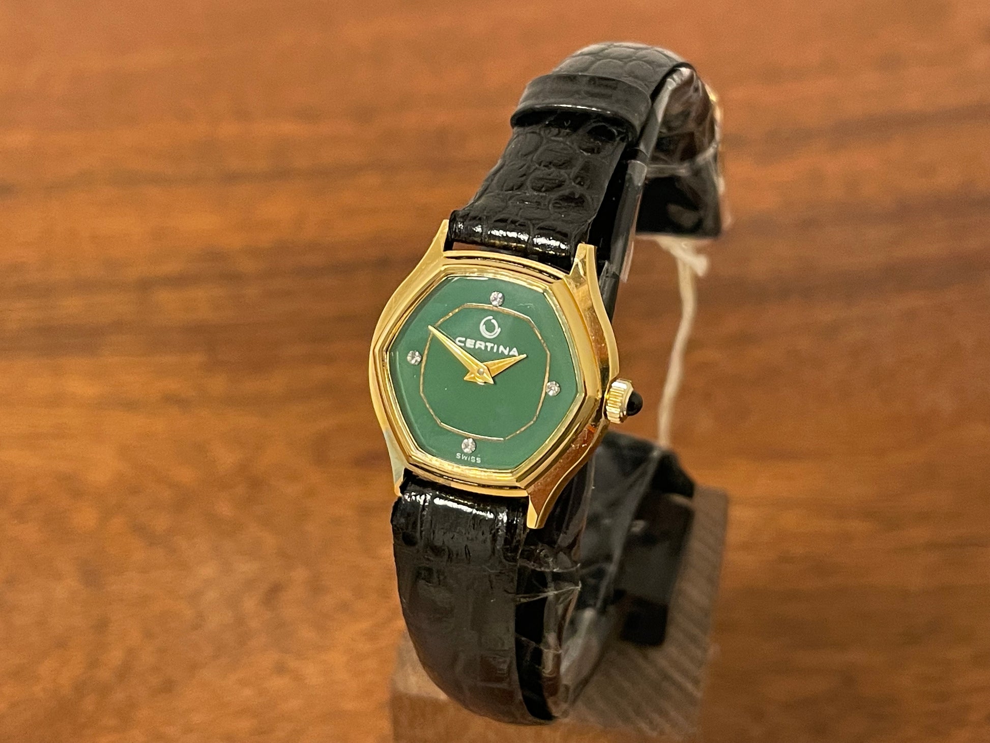 Front side (1970s) Certina 6797 dress watch - gold plated 10M case - green dial w/ diamond markers - small size (NOS)