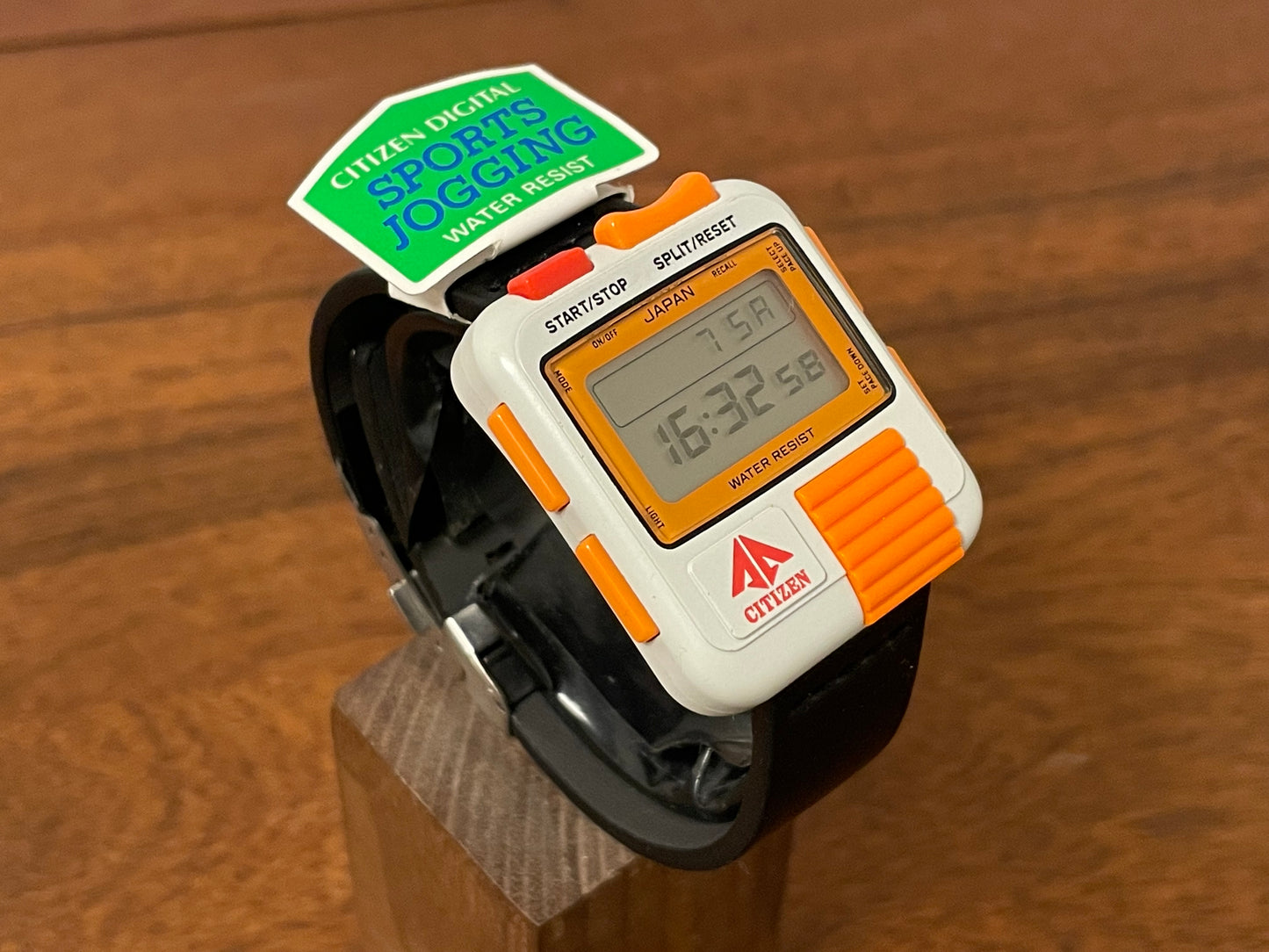 (1986) Citizen Promaster Sports Jogging digital “Bullhead” D050 - white/orange (NOS)