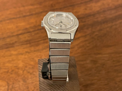 (1970s) Mondia (by Zenith) 8622 "Royal Oak" - silver brushed dial w silver markers - small size (NOS)