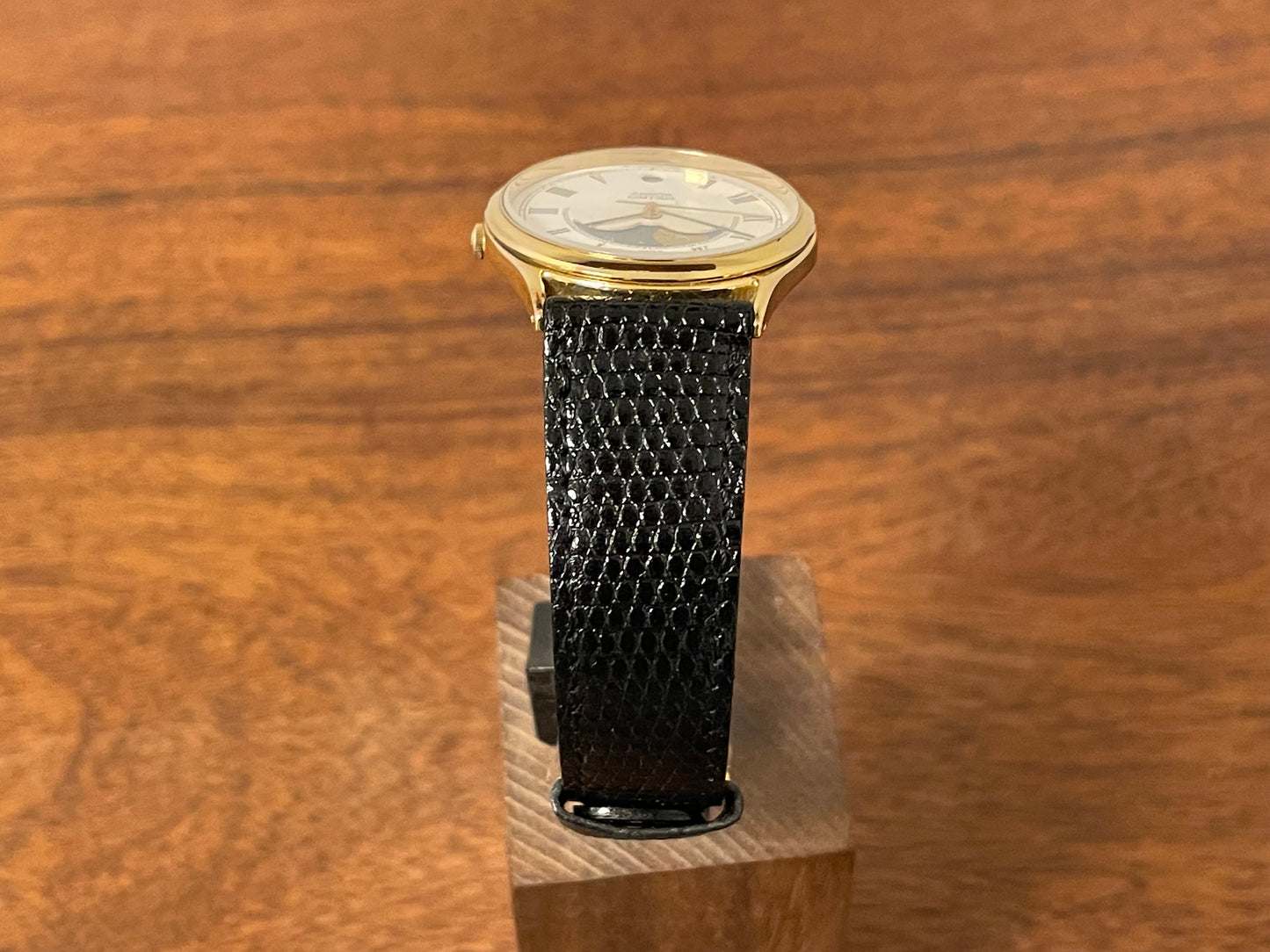 (1984) Seiko 7434-7000 dress watch - cream dial w/ moonphase & Roman numerals