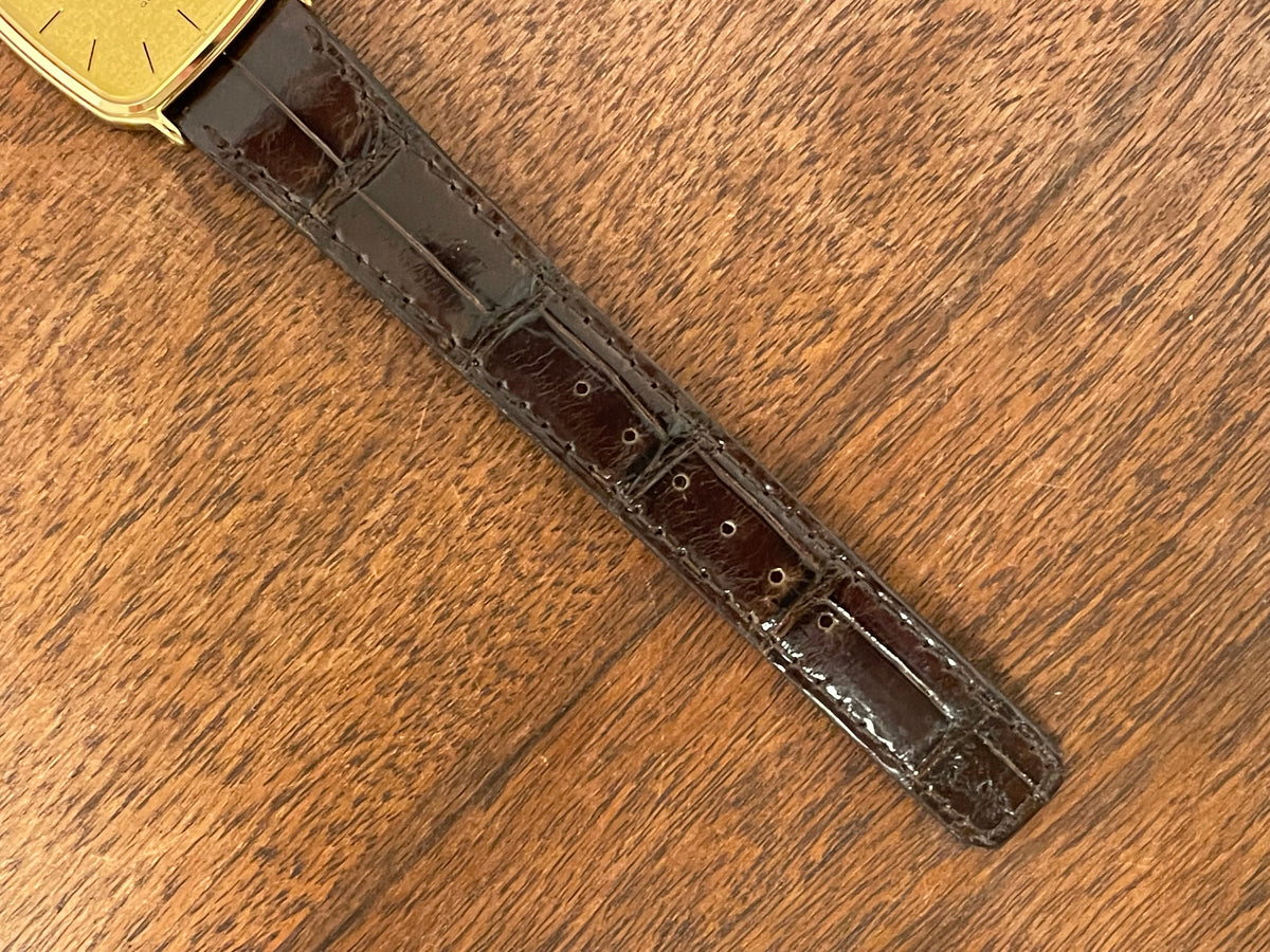 (1981) Seiko 5930-5509 Lassale dress watch - gold textured dial w/ gold stick markers (NOS)