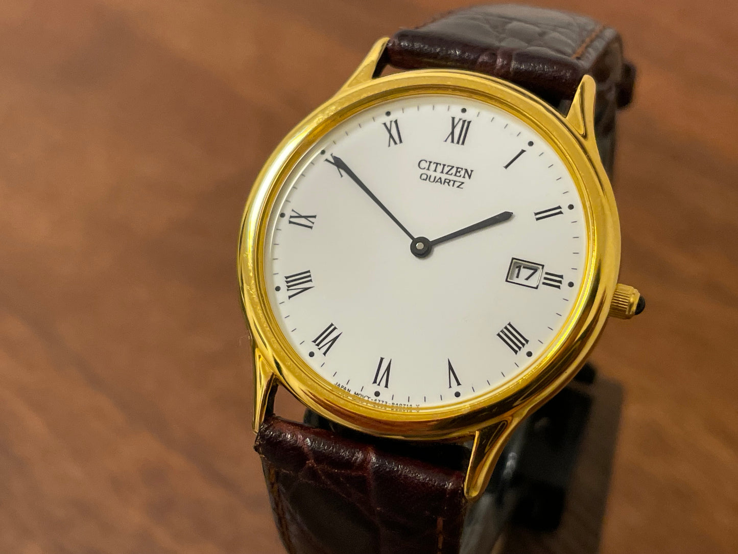 (1995) Citizen QF0838-05A Ore Felici dress watch - white dial w/ black Roman numerals (NOS)