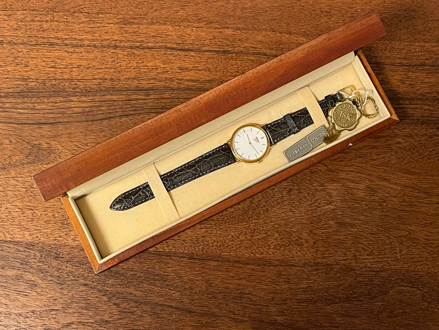 (1994) Seiko 7N00-S007 "Gold" 18K gold collection dress watch - 18k solid gold case - white dial w/ gold markers