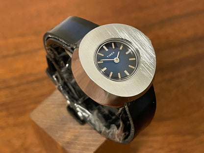 (1970s) Timex 512-501 - blue fumé dial w/ silver markers -  small size (NOS + full set)
